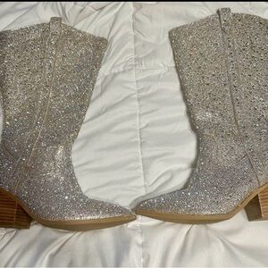 Size 11 sparkling cowgirl boots 👢